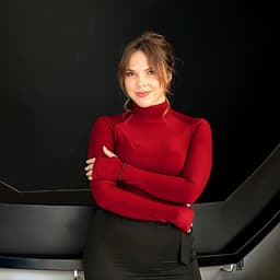Oleksandra Fomin headshot